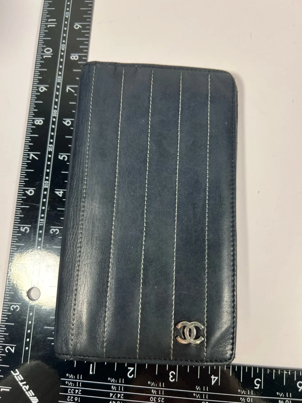 1173: Vintage Chanel CC Logo Black Leather Long Wallet